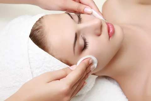 Tratamiento facial en Love Your Body, Barcelona