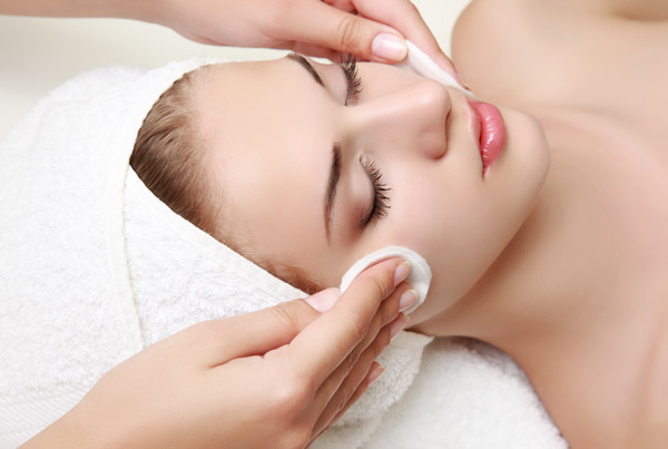 Limpieza facial profesional en Love Your Body, Barcelona