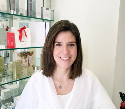 Núria, Esteticista y masajista
